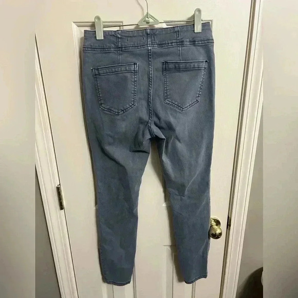 Anthropologie Pilcro High Rise Darted Skinny Jeans Light Wash Black Size 26 - Picture 4 of 4